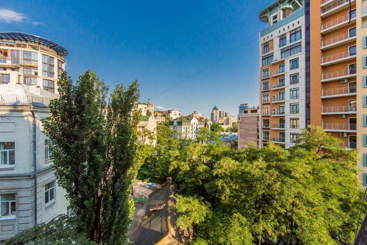 3-Room Apartments On Khreshchatyk. Building With Star Kiev Exterior foto